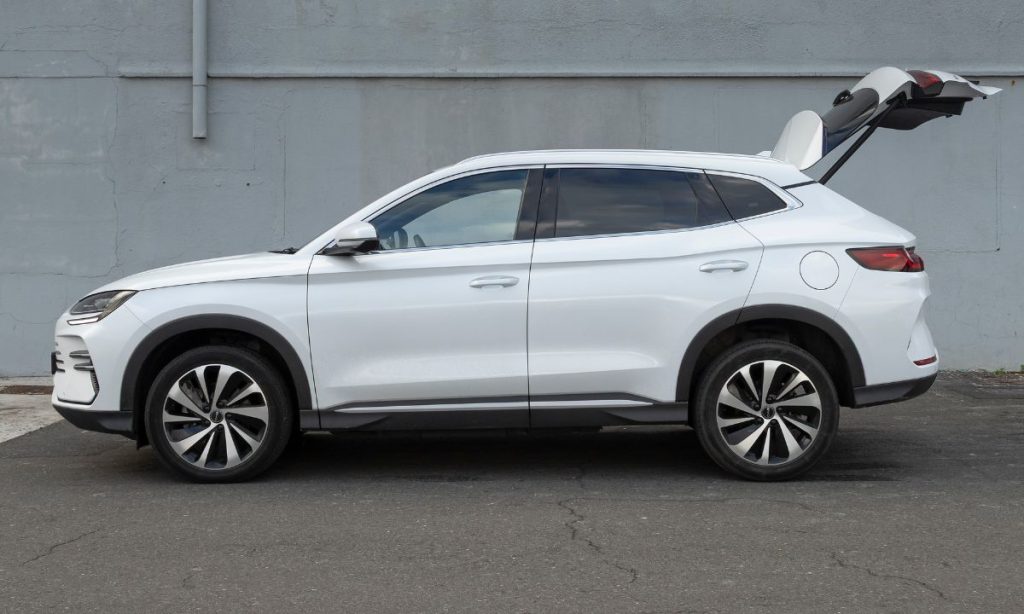 BYD Sealion 6 Dynamic side